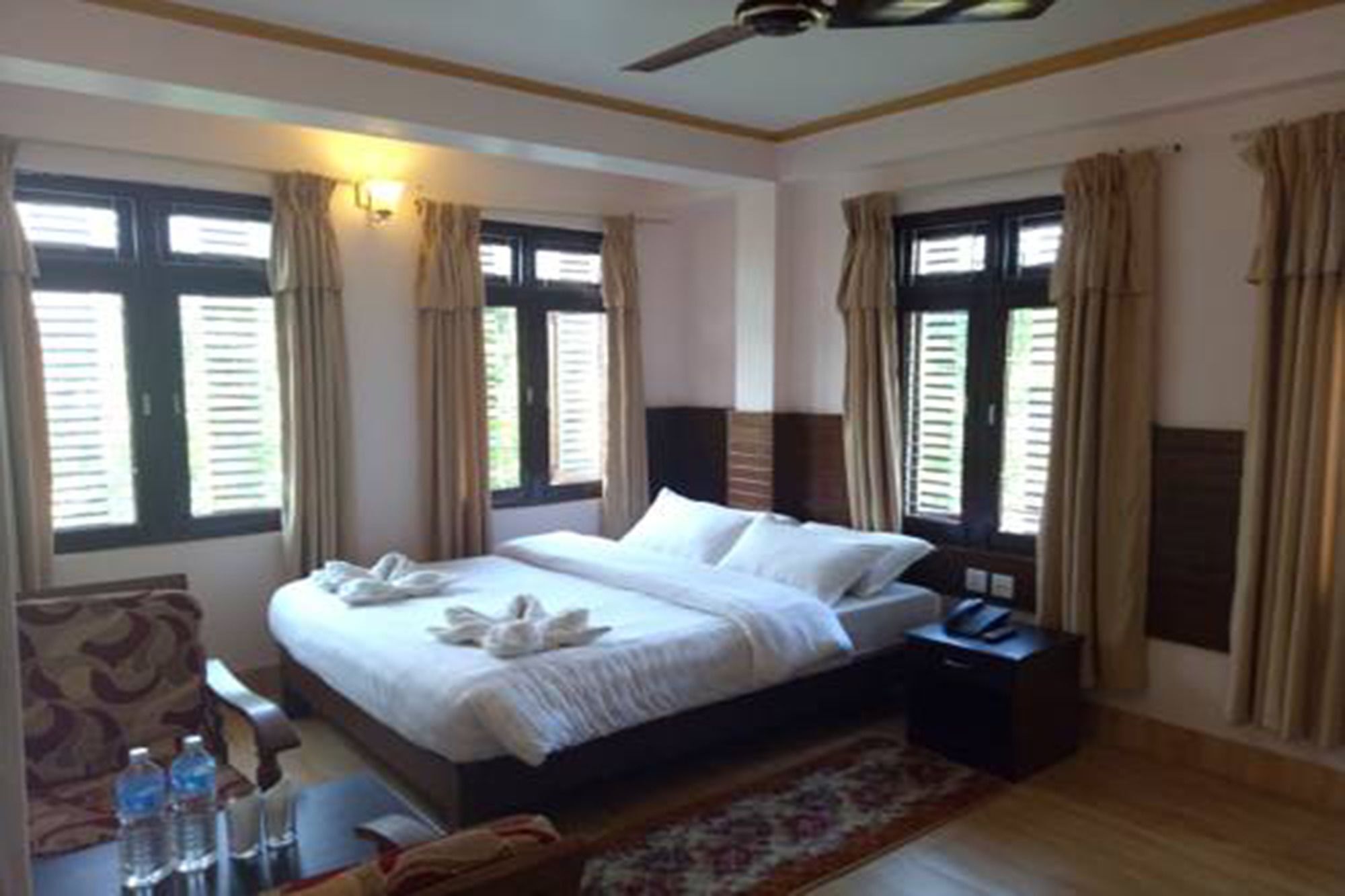 Hotel Alpine Villa โพคารา ภายนอก รูปภาพ